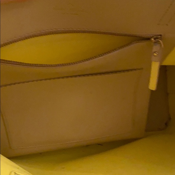 Kate Spade large tote - Picture 4 of 4